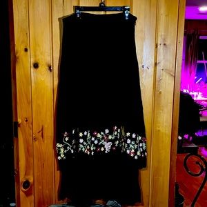 VINTAGE April Cornell 100% Wool maxi skirt. Embroidered split hem.